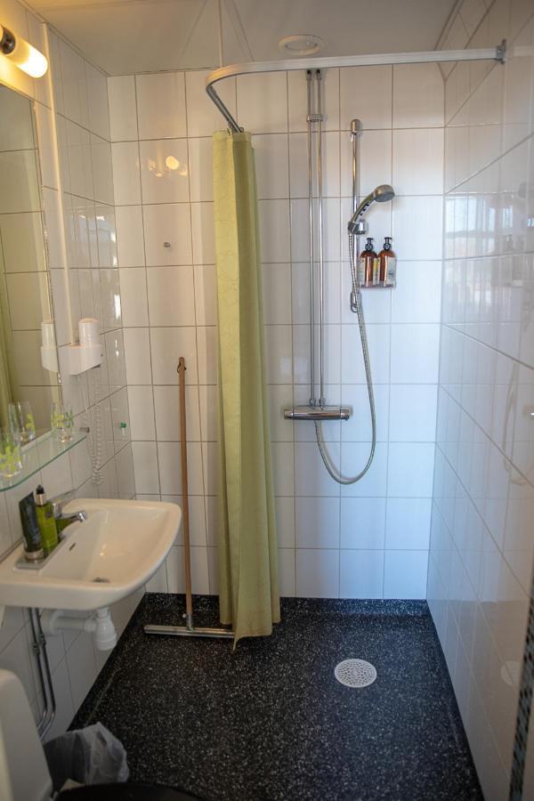 Hotell Station Skinnskatteberg Exterior foto